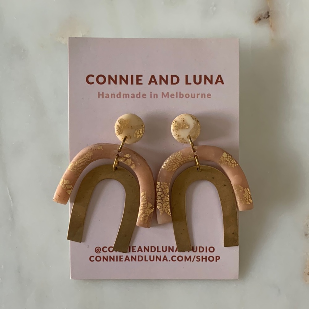 2/$50💎🆕 Connie and Luna vintage double rainbow brass & polymer earrings